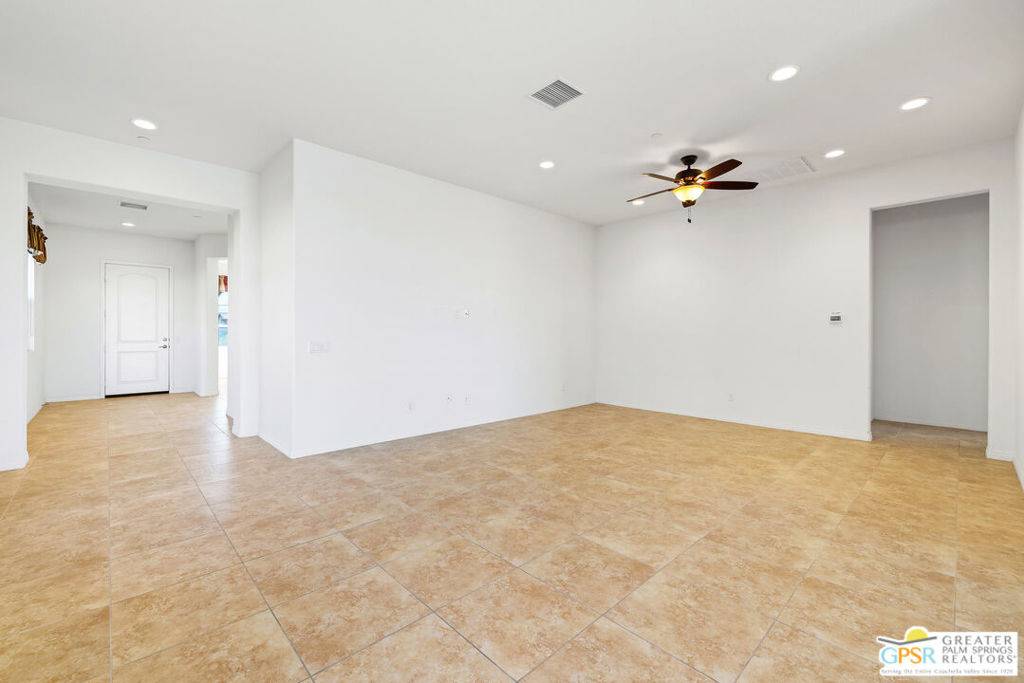 Indio, CA 92203,85041 Stazzano PL