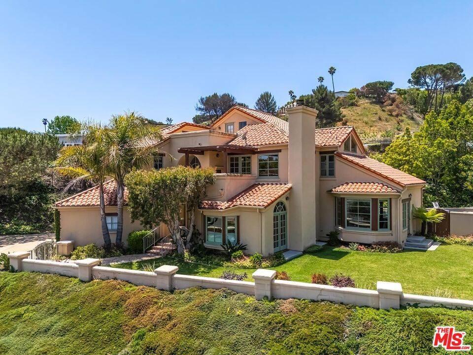 Pacific Palisades, CA 90272,16597 Via Floresta