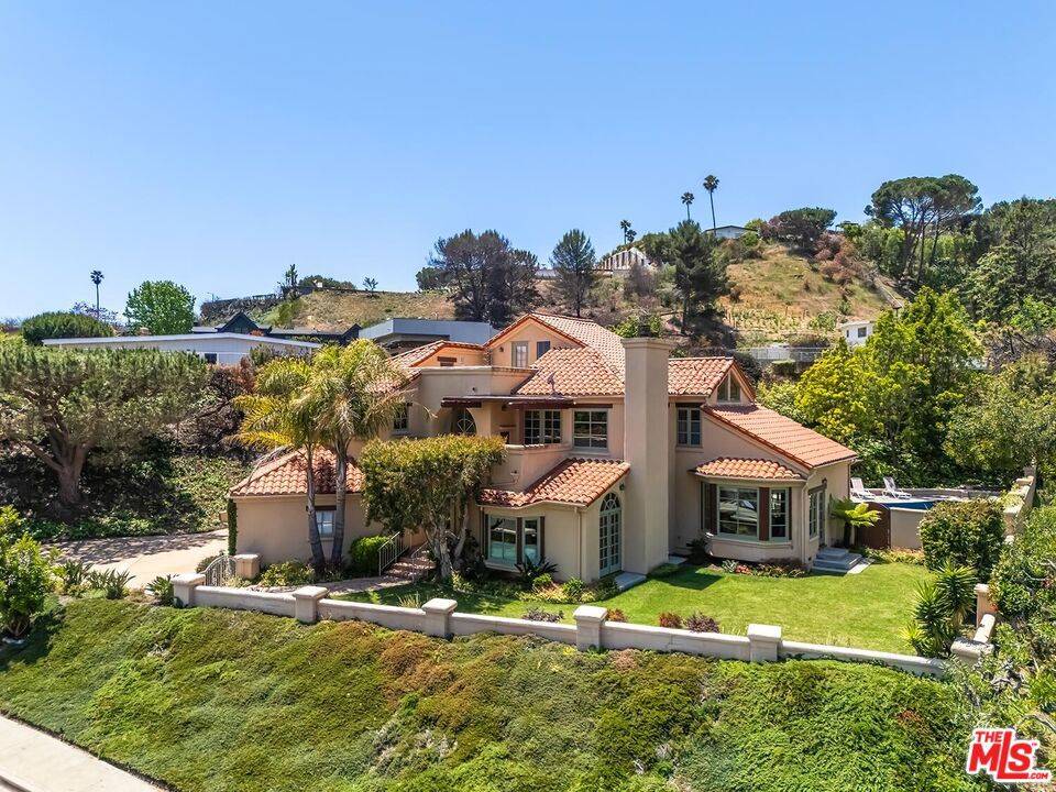Pacific Palisades, CA 90272,16597 Via Floresta