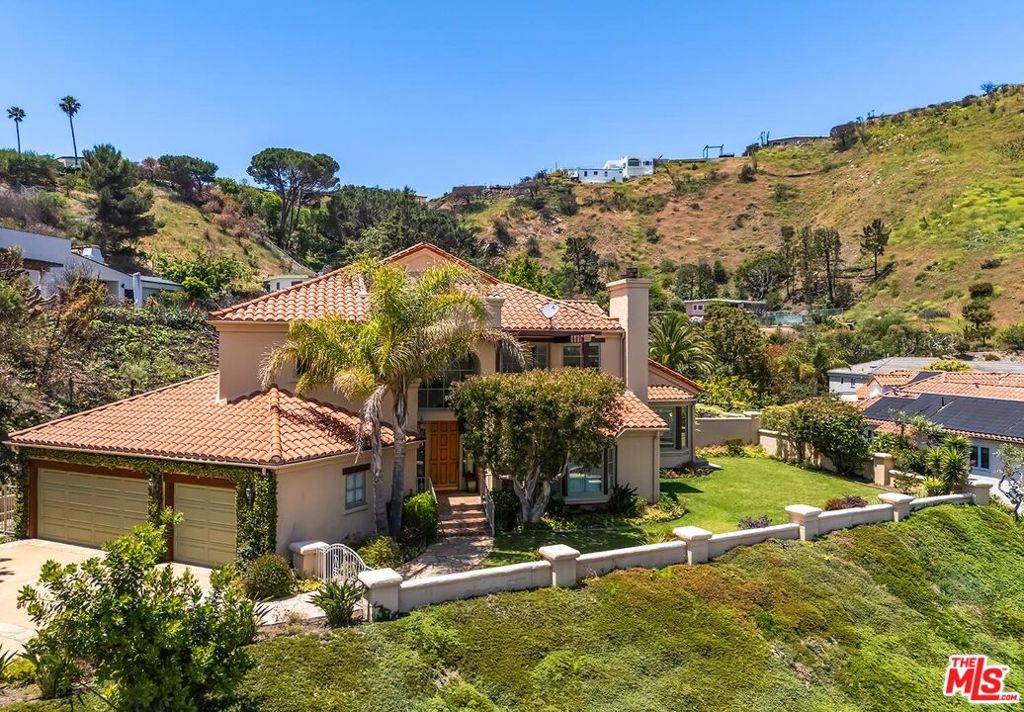 Pacific Palisades, CA 90272,16597 Via Floresta