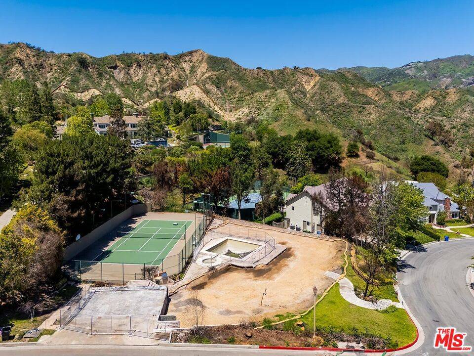 Pacific Palisades, CA 90272,17706 Camino De Yatasto