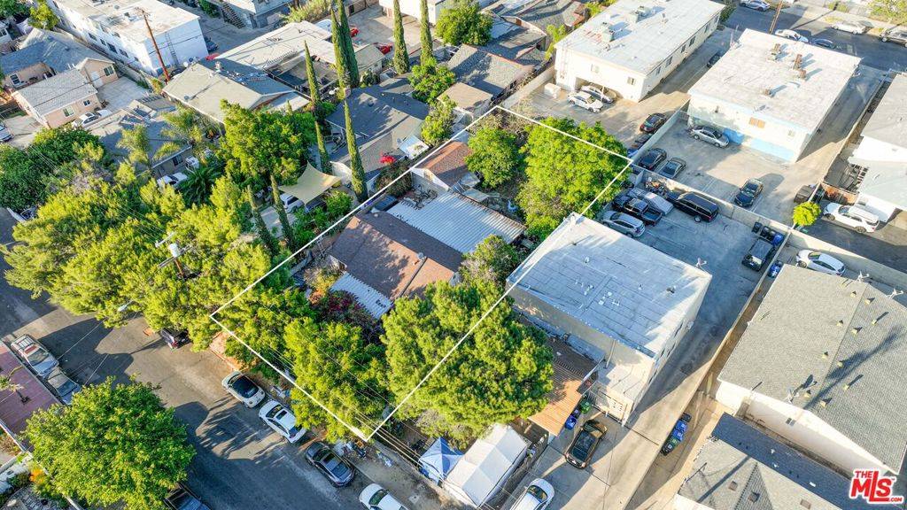 North Hollywood, CA 91605,6928 Gentry AVE