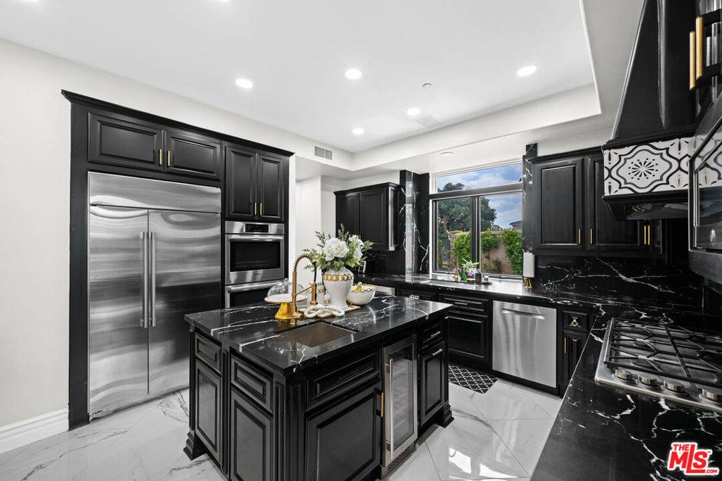 Laguna Niguel, CA 92677,10 Gladstone LN