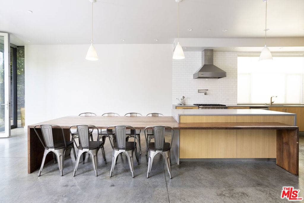 Venice, CA 90291,707 Flower AVE