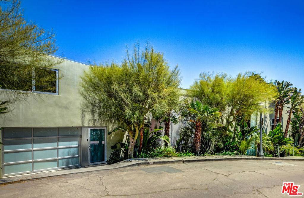 Los Angeles, CA 90027,3813 Ronda Vista PL