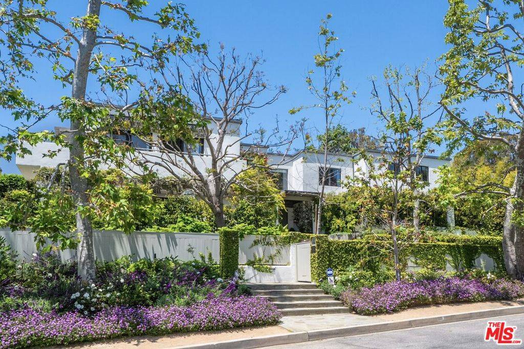 Pacific Palisades, CA 90272,551 Amalfi DR