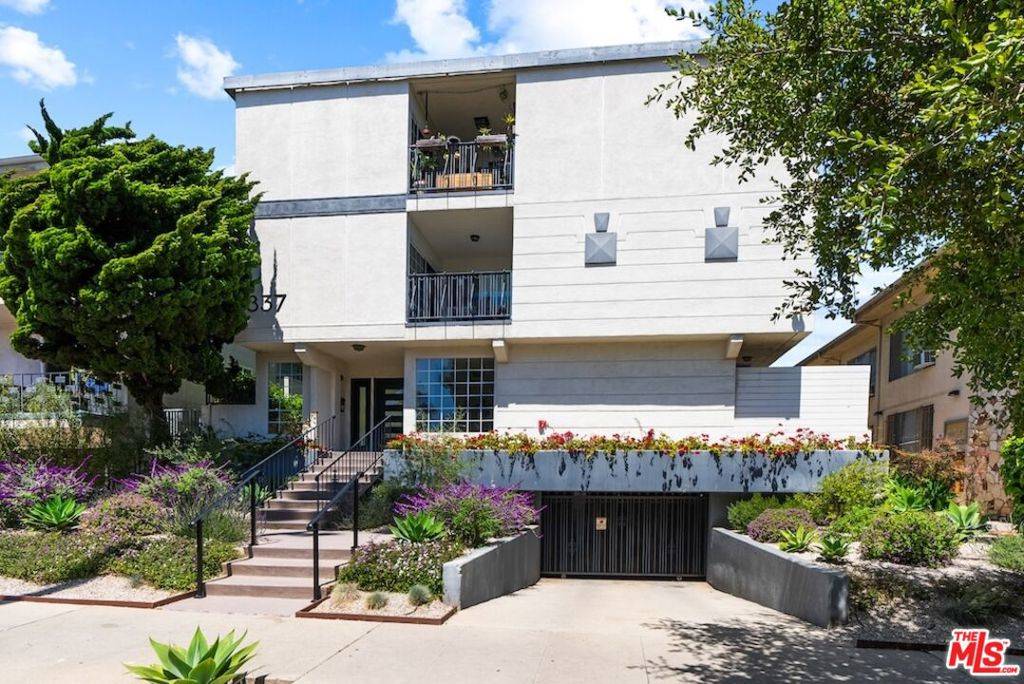 Santa Monica, CA 90403,837 Lincoln BLVD #6