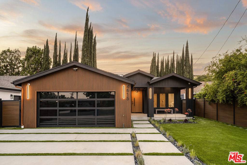 Sherman Oaks, CA 91403,4615 Cedros AVE