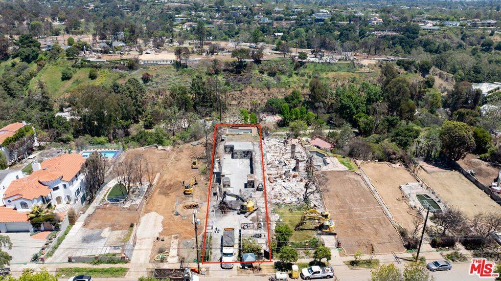 Pacific Palisades, CA 90272,1018 Chautauqua BLVD