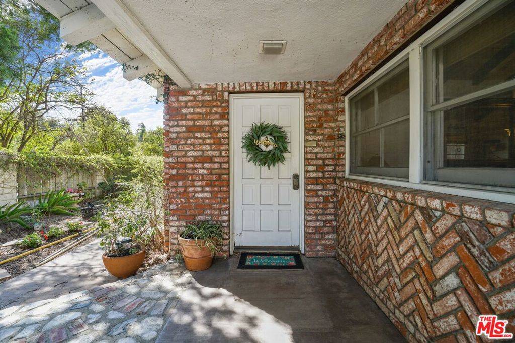 Woodland Hills, CA 91364,5509 Oakdale AVE
