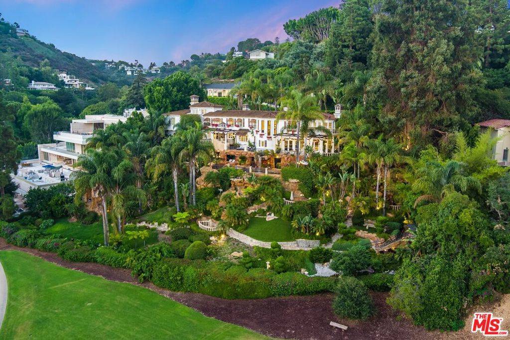 Los Angeles, CA 90077,10824 Chalon RD