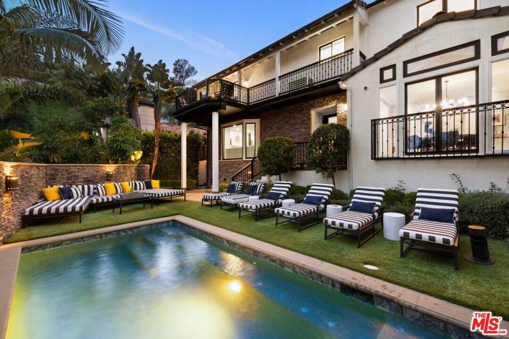 West Hollywood, CA 90069,1472 N Kings RD
