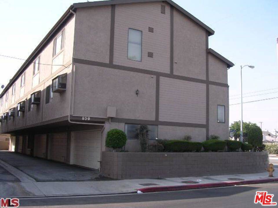 Gardena, CA 90247,850 W 157TH ST #7