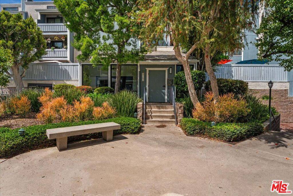 Playa Del Rey, CA 90293,8162 Manitoba ST #209