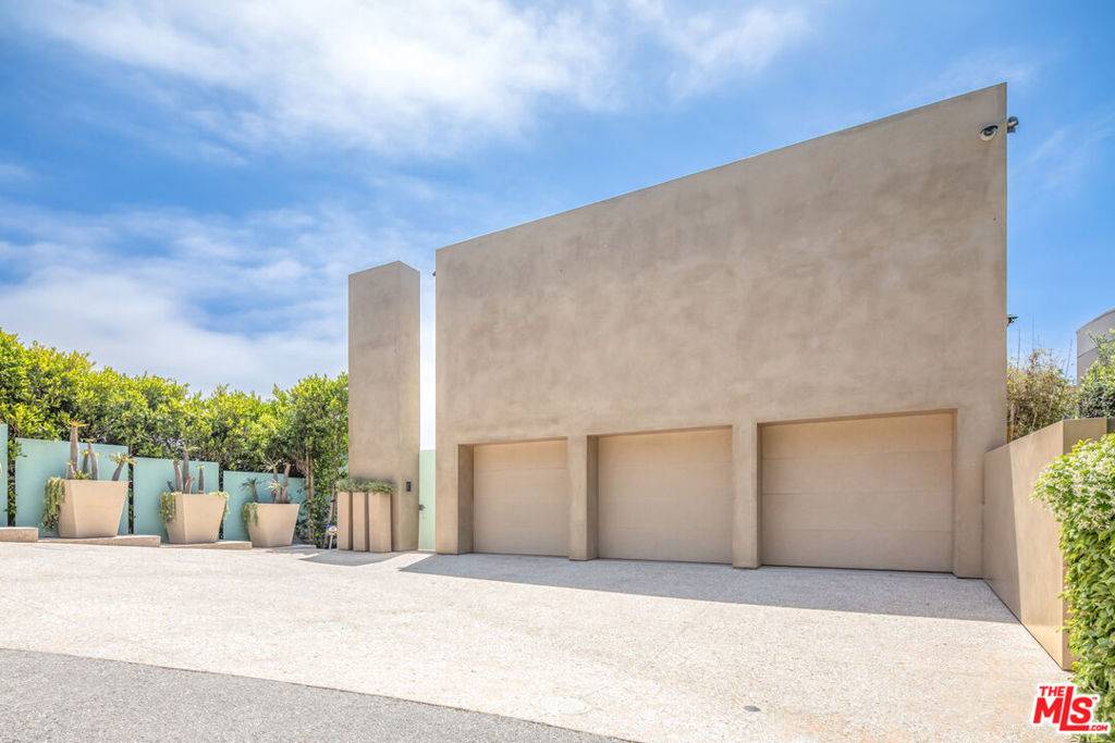 Malibu, CA 90265,31346 Broad Beach RD