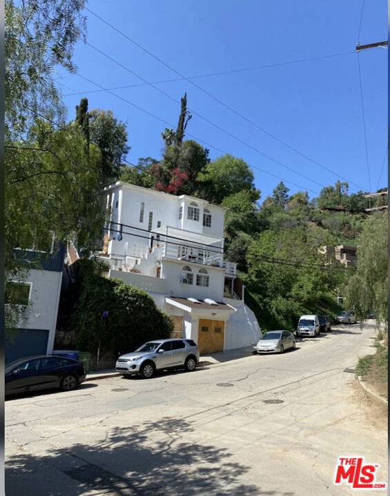 Los Angeles, CA 90065,631 Museum DR