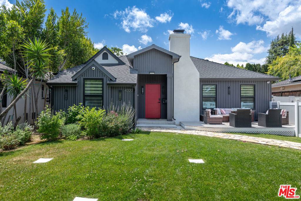 Studio City, CA 91604,4323 Irvine AVE