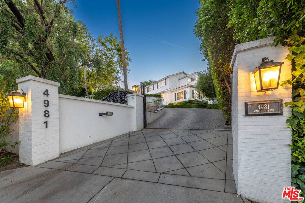 Tarzana, CA 91356,4981 Amigo AVE