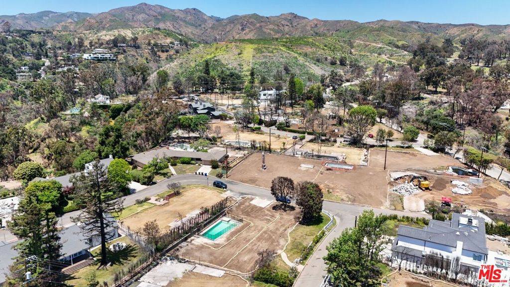 Pacific Palisades, CA 90272,1085 Villa Grove DR