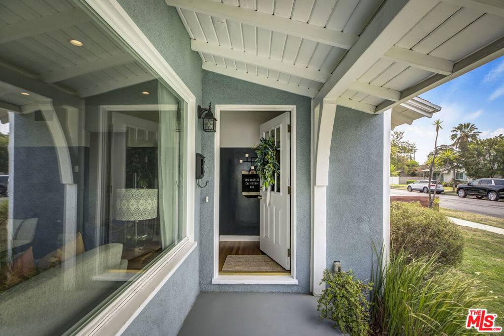 Valley Village, CA 91607,11925 Tiara ST