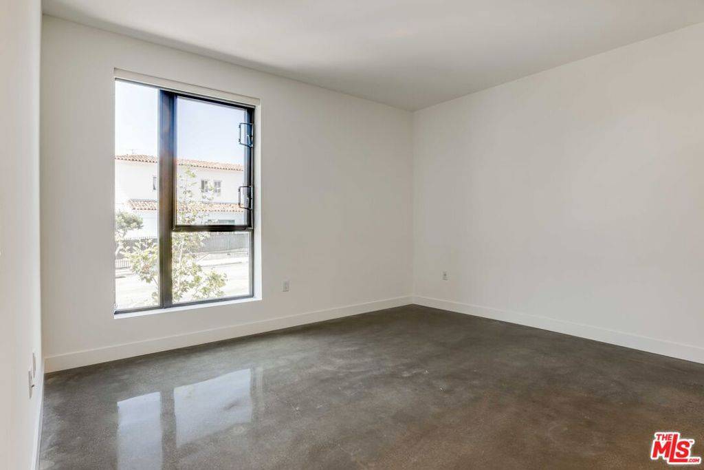 West Hollywood, CA 90046,1250 N Fairfax AVE #504