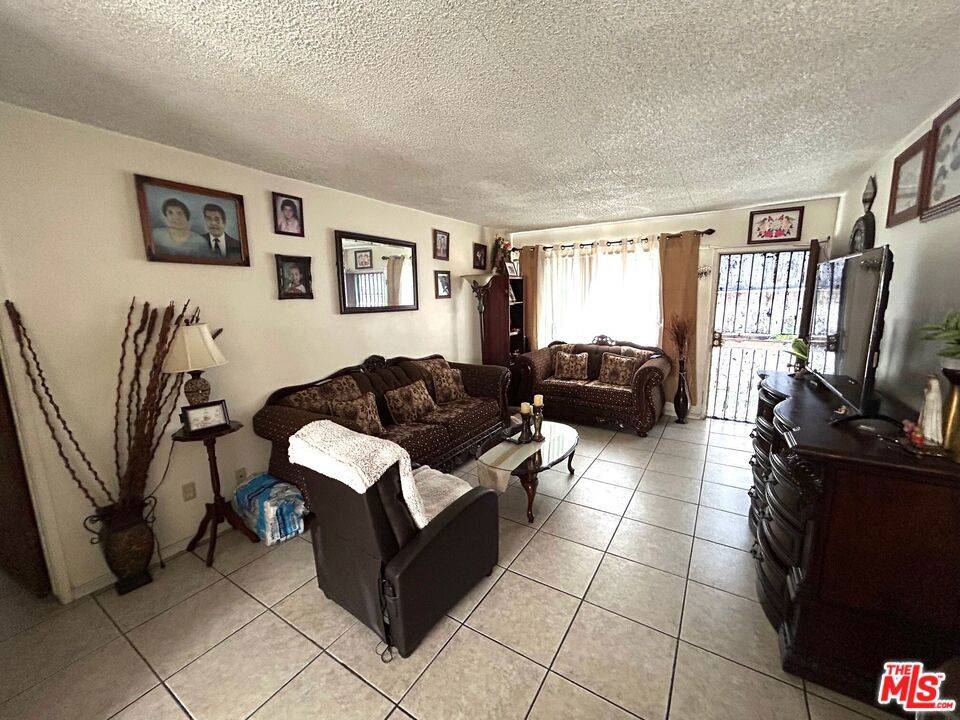 Hawthorne, CA 90250,14036 Kornblum AVE