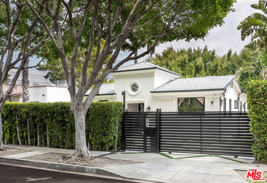 West Hollywood, CA 90048,540 Westmount Dr