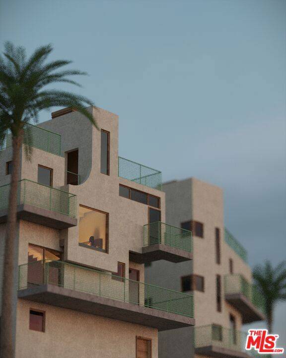 Los Angeles, CA 90029,910 Rector PL