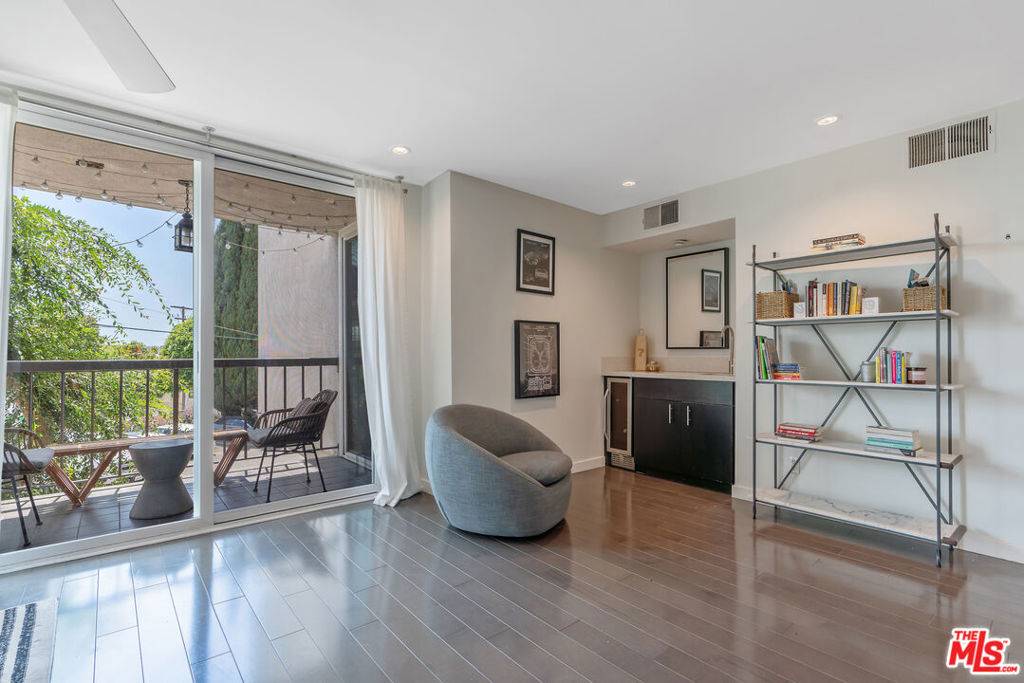 West Hollywood, CA 90069,8535 W West Knoll DR #121