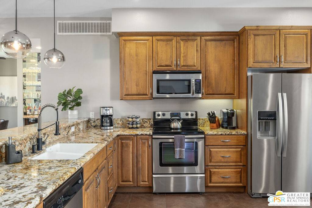 Cathedral City, CA 92234,67488 Toltec CT