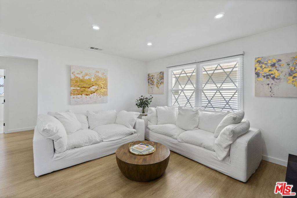 Long Beach, CA 90808,4723 Autry AVE