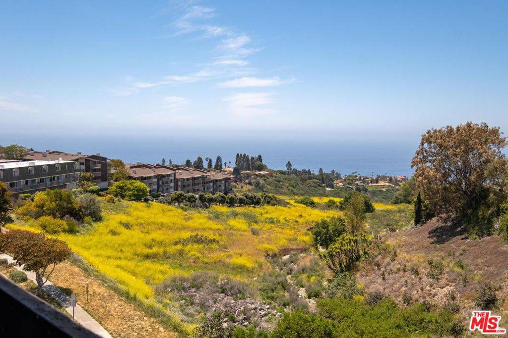 Rancho Palos Verdes, CA 90275,29600 Island View DR #306