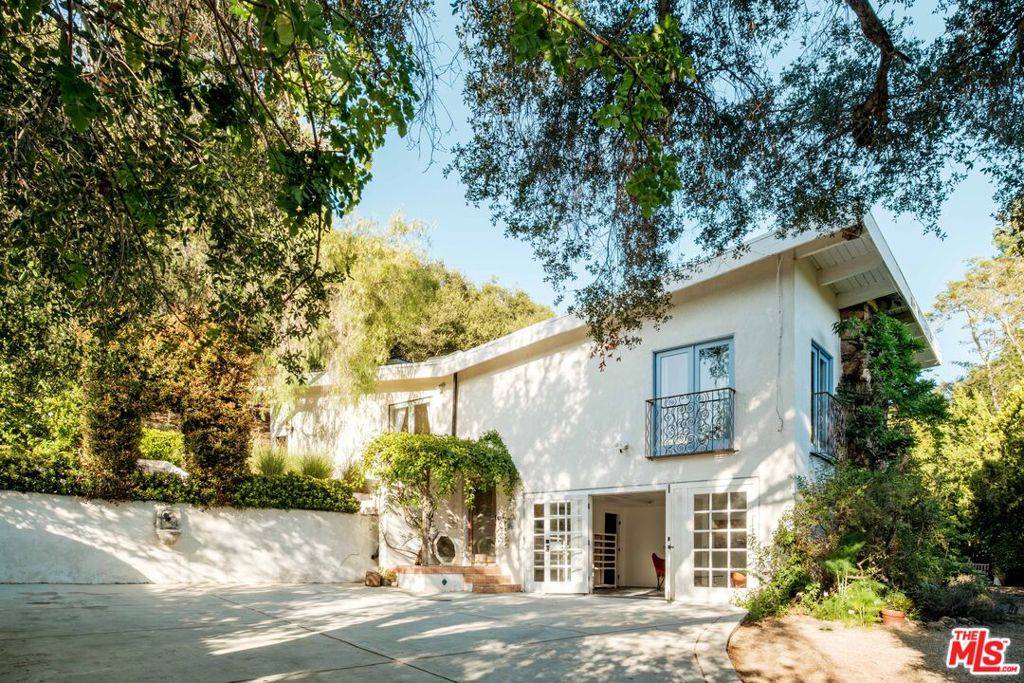 Topanga, CA 90290,21316 Encina RD