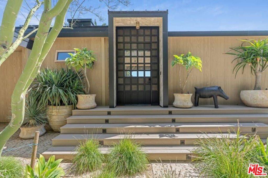 Malibu, CA 90265,100 Paradise Cove RD