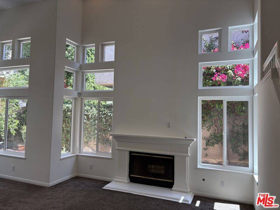 Oak Park, CA 91377,247 Saint Croix CT