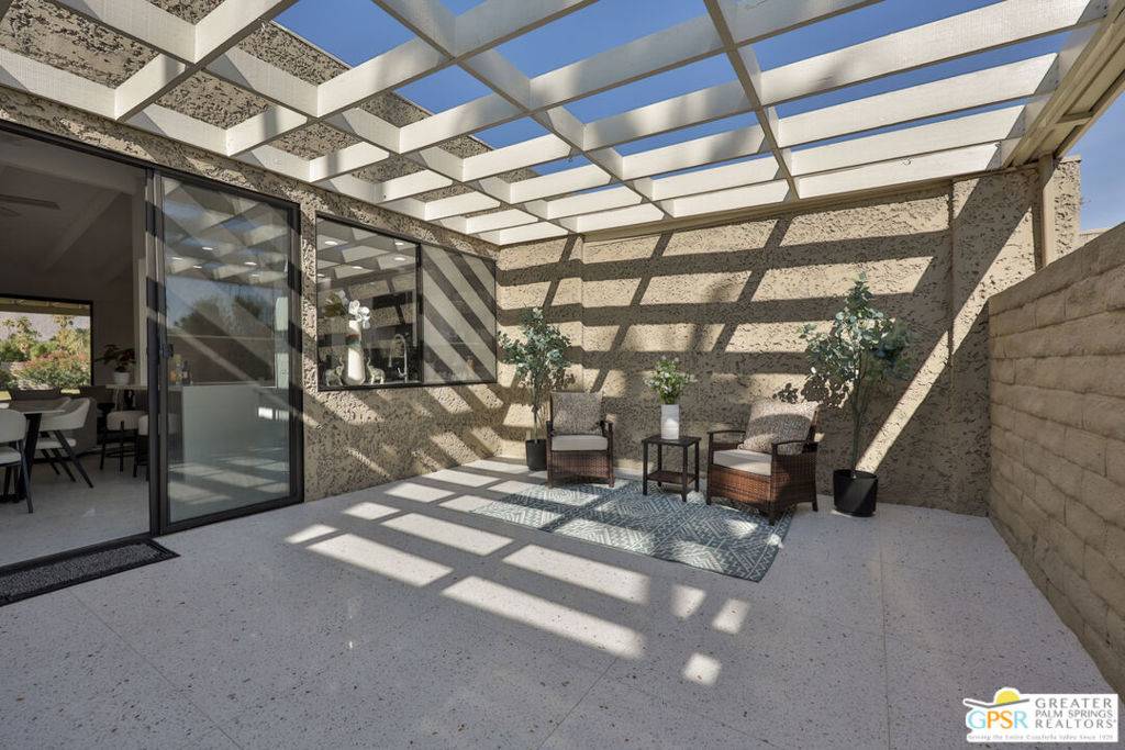 Palm Springs, CA 92262,833 N Calle De Flora VIS