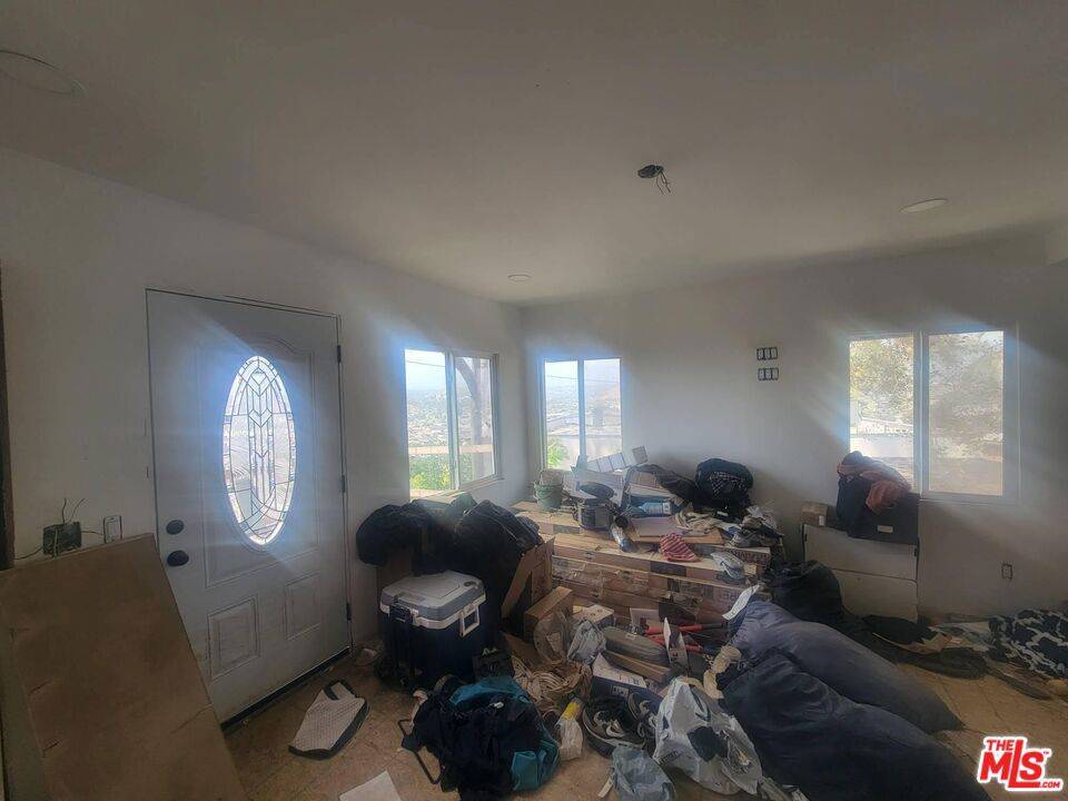 Los Angeles, CA 90063,1268 La Veque ST