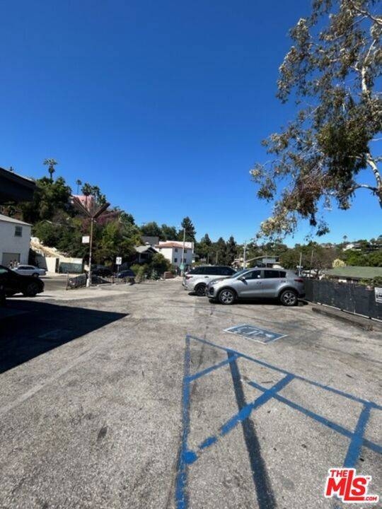 Los Angeles, CA 90026,2861 W Sunset BLVD