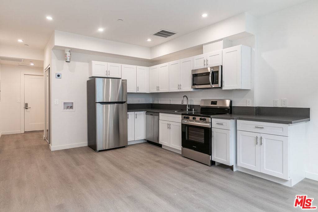 Los Angeles, CA 90029,1227 N Berendo ST ##203