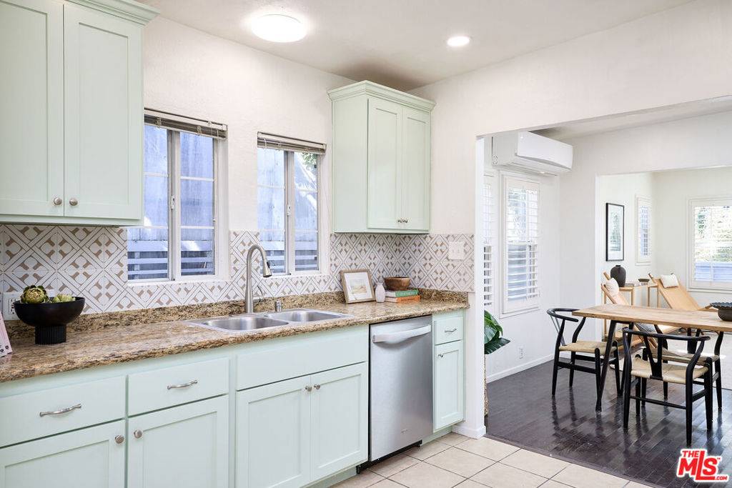 Venice, CA 90291,905 5th AVE