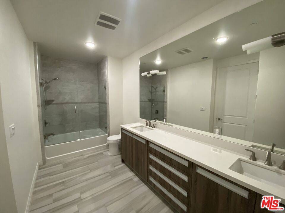 Los Angeles, CA 90010,4180 Wilshire BLVD #508