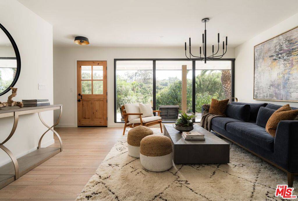 Santa Barbara, CA 93110,1060 Monte DR
