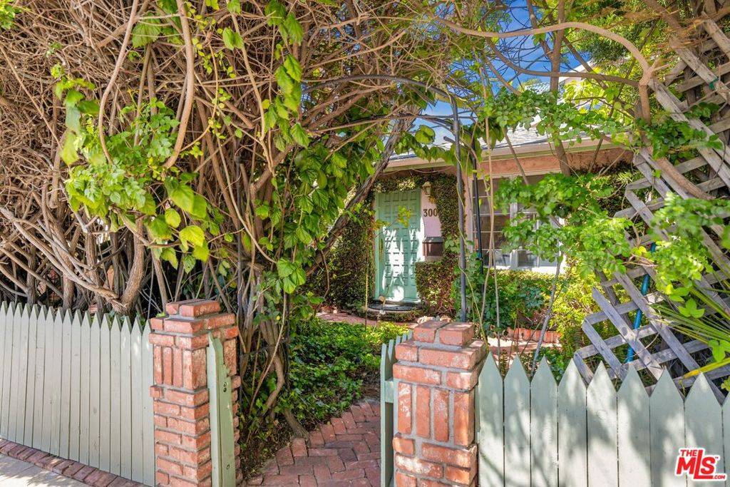 Marina Del Rey, CA 90292,3000 Thatcher AVE