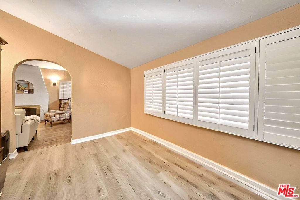 Burbank, CA 91502,224 W Elmwood AVE