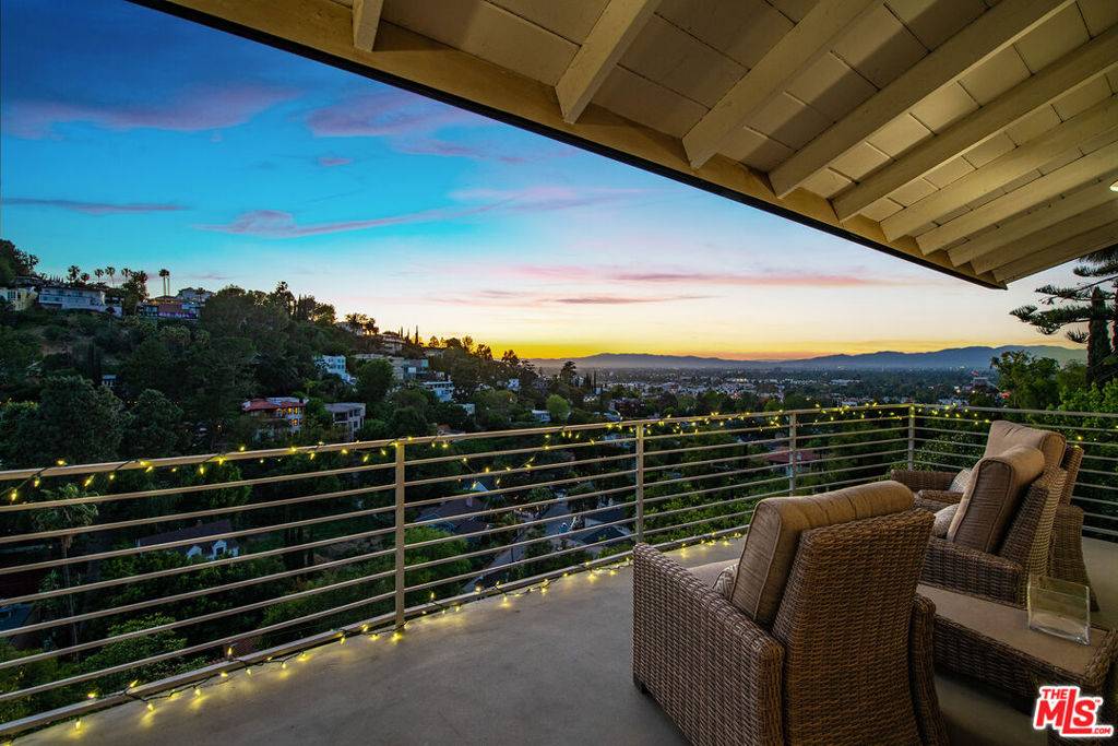 Sherman Oaks, CA 91423,3909 Glenridge DR