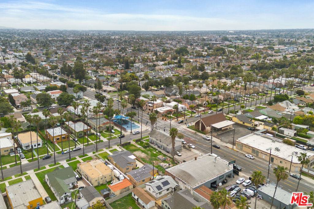 Los Angeles, CA 90043,4719 8th AVE