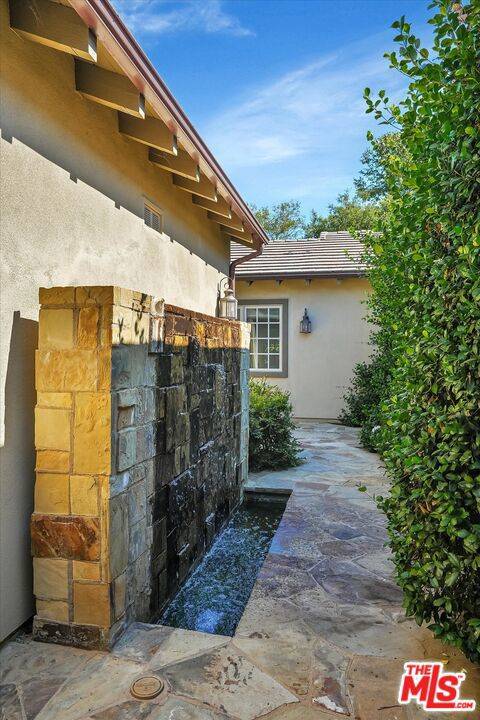 Agoura Hills, CA 91301,29734 Mulholland HWY