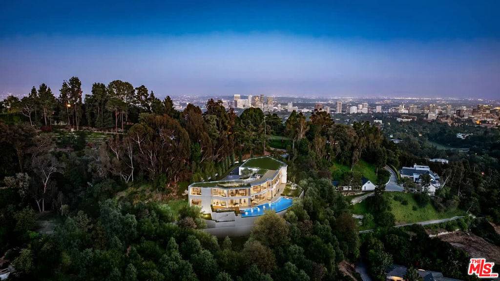 Los Angeles, CA 90077,901 Strada Vecchia RD