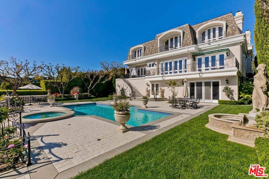 Los Angeles, CA 90077,2327 Weybridge LN