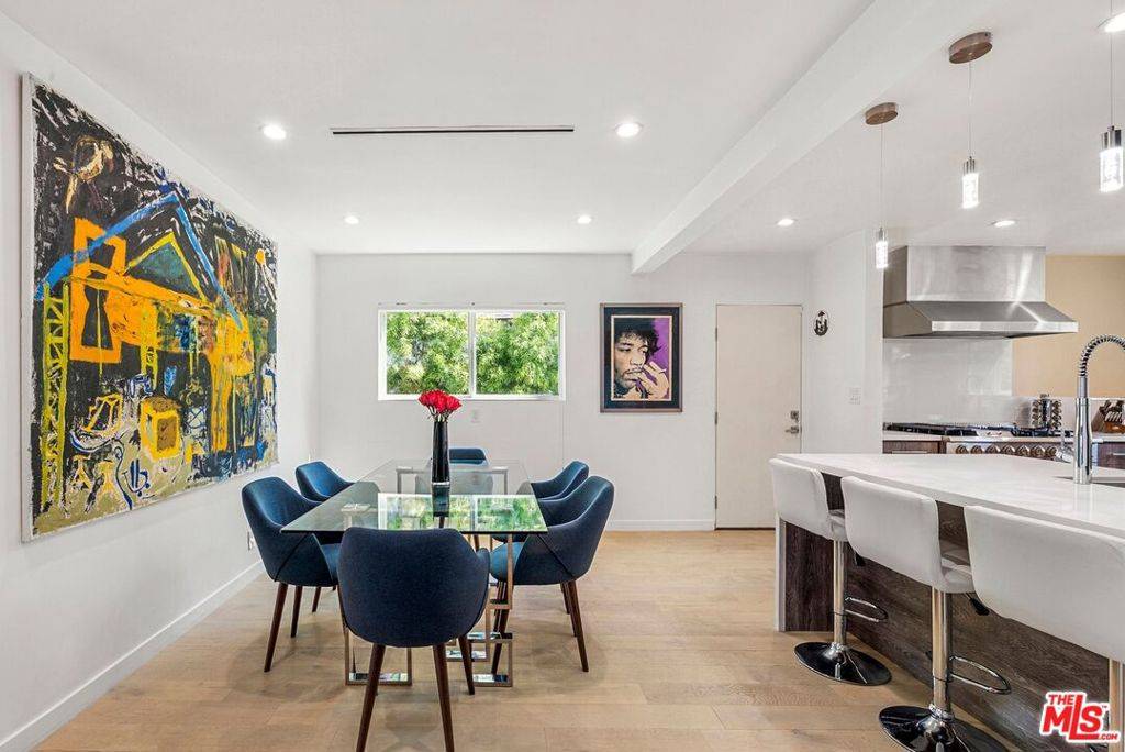 Valley Village, CA 91607,5860 Alcove AVE